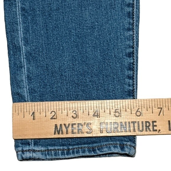 Levi's wedgie skinny button front jeans destress, busted knee size 31 - Picture 7 of 10